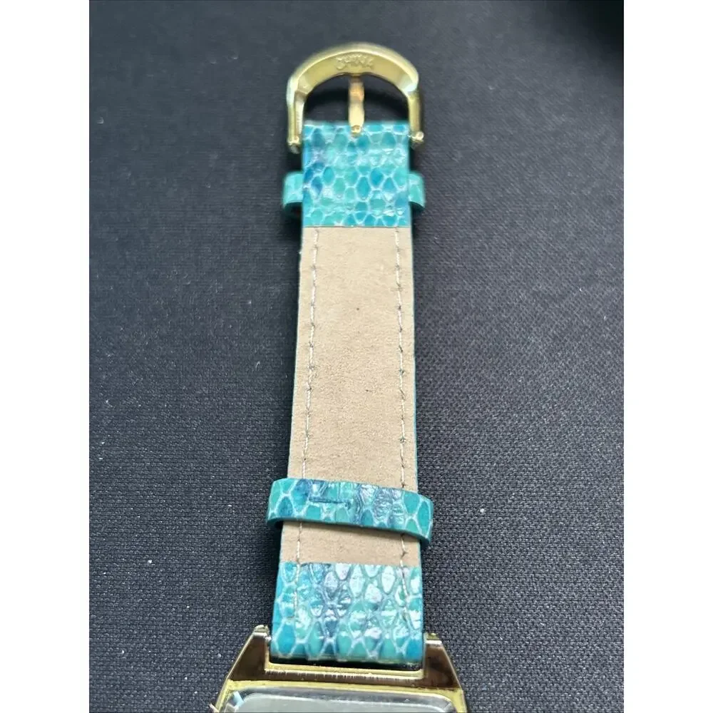 Gossip gold tone